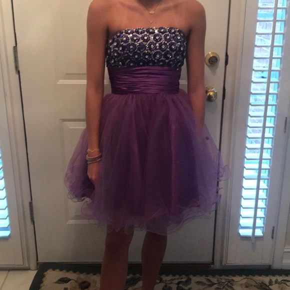 Sequin homecoming dress - Picture 4 of 8